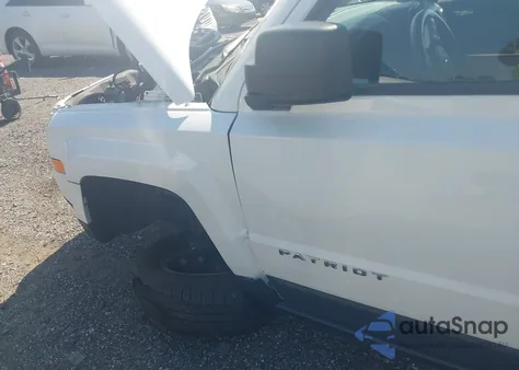 2014 Jeep Patriot Limited z USA, uszkodzony, nr VIN 1C4NJRCB5ED928469